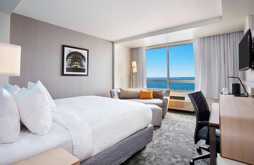 Erie Hotel | Courtyard by Marriott Erie Bayfront