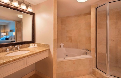 Key Largo Hotel | Courtyard by Marriott Key Largo