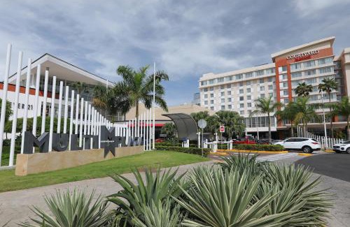 Panama City Hotel | Courtyard by Marriott Panama Multiplaza Mall
