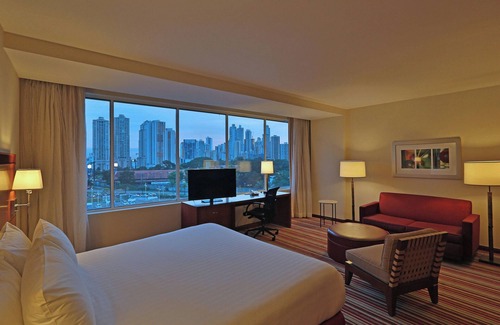 Panama City Hotel | Courtyard by Marriott Panama Multiplaza Mall