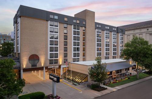 North Oakland Hotel | Courtyard by Marriott Pittsburgh University Center
