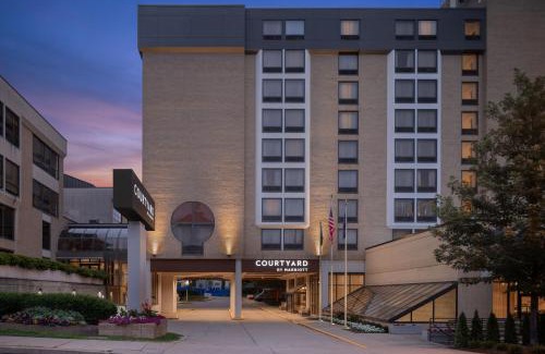 North Oakland Hotel | Courtyard by Marriott Pittsburgh University Center
