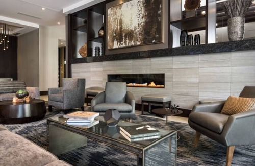 Edgewater Casa | Courtyard by Marriott Edgewater/NYC Area - Stylish & Comfortable