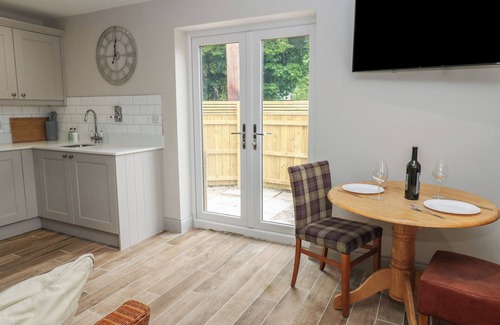 Durham Cabaña | COURTYARD COTTAGE NUMBER 10, pet friendly in Brandon, County Durham