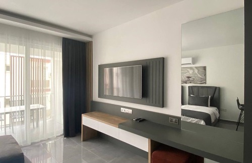 Trikomo Complejo | Courtyard Long Beach Holiday Resort - Studio