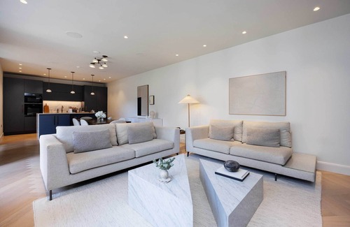 Hampstead Casa | Courtyard Oasis, by Veeve