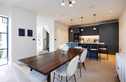 Hampstead Casa | Courtyard Oasis, by Veeve
