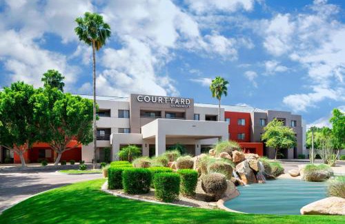 North Scottsdale Hotel | Courtyard Scottsdale North