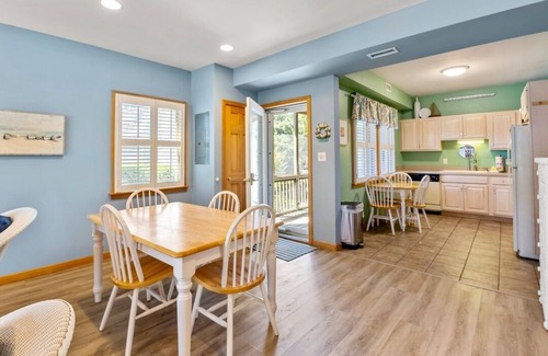 Ocracoke Cama Y Desayuno | Courtyard Villas on Silver Lake Harbor