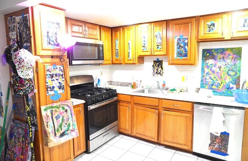 North Bergen Apartamento | Art Room fashion in West NY, Close to New York City