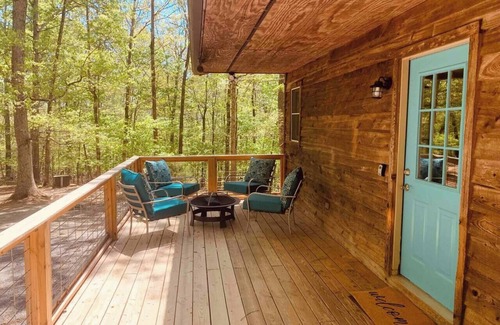 Rutherfordton Casa | Cove Creek Cabin & Preserve