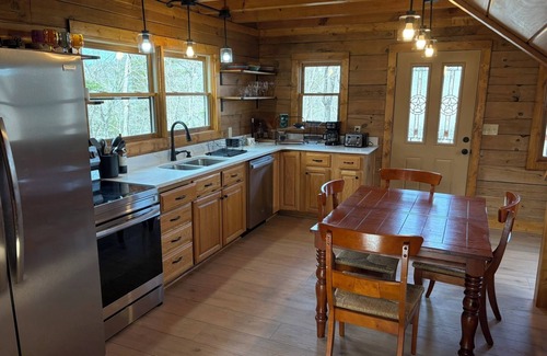 Rutherfordton Casa | Cove Creek Preserve Hilltop Home