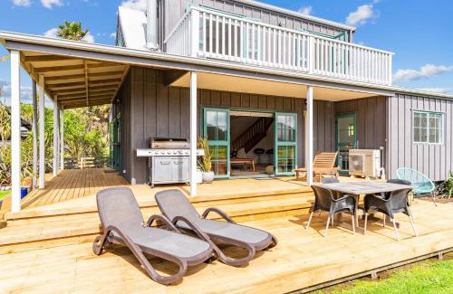 Waipu Cove Casa | Cove Family Haven - Waipu Holiday Home