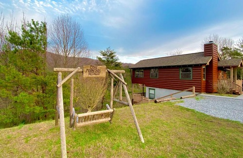 Wears Valley Casa | Cove Mountain Retreat