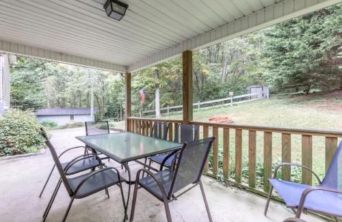 Lookout Mountain Casa | Covenant Cottage with outdoor dining
