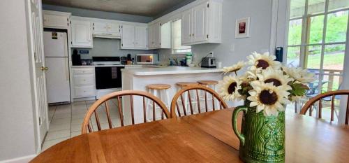 Lookout Mountain Casa | Covenant Cottage with outdoor dining