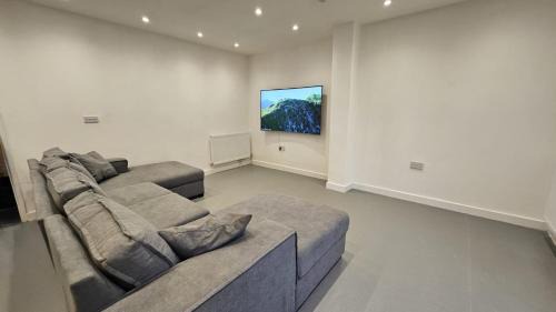 Coventry Casa | Coventry Blossom House