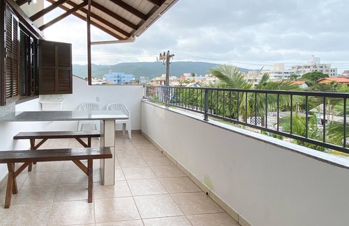 Ze Amandio Apartamento | Cover - Resident. Green Seas