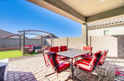Surprise Casa | Covered Patio and Community Pool Home in Surprise