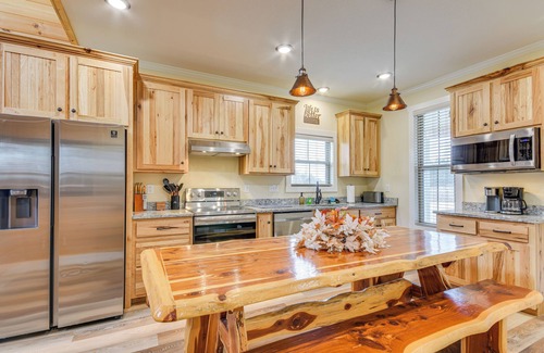Richland Cabina | Covered Porch & Fire Pit: Cabin in Richland