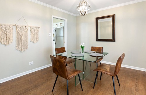 Lake Forest Casa | Coveted Location:Downtown Lake Forest 3/2.5 Duplex
