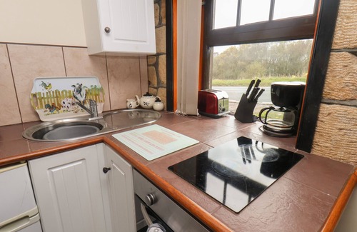 Briggswath Cabaña | COW BYRE COTTAGE, pet friendly, character holiday cottage in Whitby