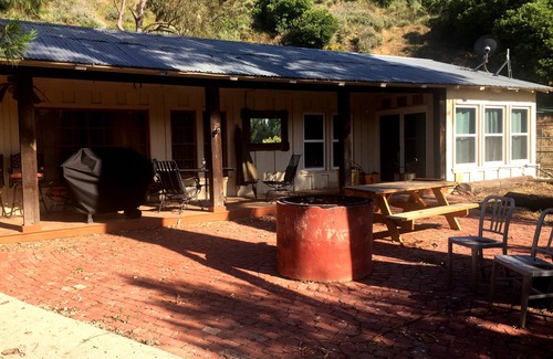 Piru Casa | Retiro de vaqueros por el campo de tiro