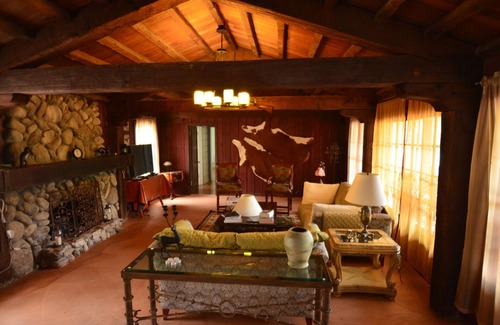 Piru Casa | Retiro de vaqueros por el campo de tiro
