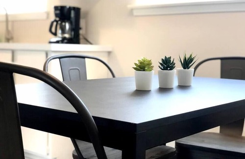 Central Arlington Apartamento | Cowboys Retreat. Walk to AT&T Stadium