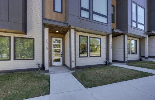 Radnor Casa | Cowgirl Up 4BD 4.5BTH Rooftop Views