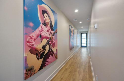 Radnor Casa | Cowgirl Up 4BD 4.5BTH Rooftop Views