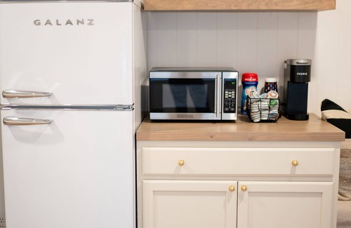 Fort Worth Casa | Cowtown Casita - Private guesthouse in Fort Worth - Walking distance to TCU!