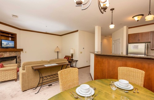 Vernon Condominio | Coyote Cabin Across Mountain Creek, Relaxing, Biking, Hiking, Skiing