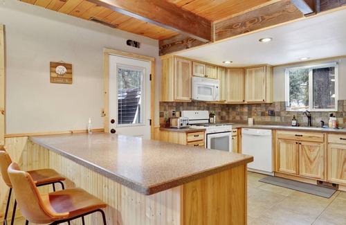 Woodlands Cabina | Coyote Pines- Relaxing Family Retreat- Hot Tub