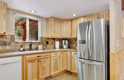 Woodlands Cabina | Coyote Pines- Relaxing Family Retreat- Hot Tub