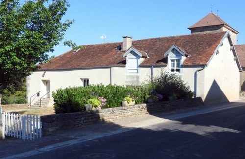 Perrancey-les-Vieux-Moulins Cabaña | Alquiler en Perrancey: Gîte independiente con 2 dormitorios, cocina equipada y terreno compartido