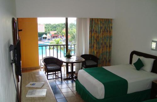 Colonos Cuzamil Hotel | Cozumel Hotel & Resort Trademark Collection by Wyndham