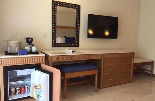 Cozumel Casa | Cozumel Vibrant Studio with Hot Tub & Pool