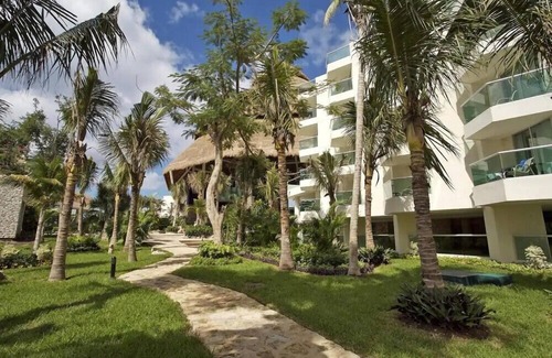 Cozumel Casa | Cozumel Vibrant Studio with Hot Tub & Pool