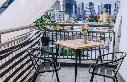 Phra Khanong Nuea Condominio | Cozy 1-bedroom condo - Modern, Unblocked Views, near BTS, fast Internet