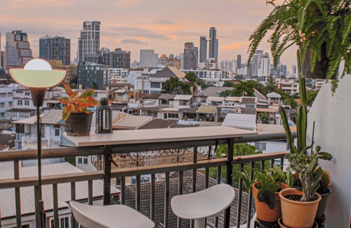 Phra Khanong Nuea Condominio | Cozy 1-bedroom condo - Modern, Unblocked Views, near BTS, fast Internet