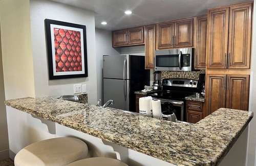 Cathedral City Complejo | Coachella weekend! Apr 10-14 Cozy 1-bdrm condo in resort in Cathedral City.
