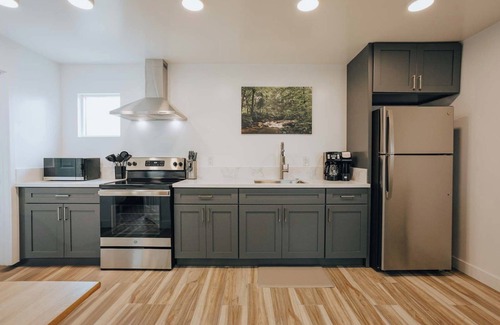 Santa Maria Condominio | Cozy 1-bdrm condo in beautiful Santa Maria with WiFi, AC; next to 101/Pismo
