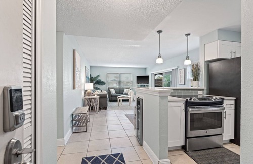 North Redington Beach Condominio | Cozy 1-bedroom condo w Netflix, Disney, WiFi in charming North Redington Beach
