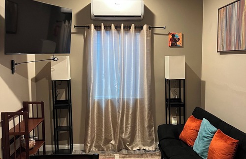 San Diego Casa | Cozy 1-bed, 1-bath, kitchenette Guest House in San Diego.