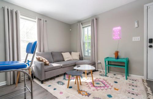 Columbia Apartamento | Cozy 1 bed APT near Five Points! Bring your pets!