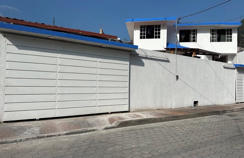 Banos de Agua Santa Apartamento | Cozy 1-bedroom apartment in awesome Baños de Agua Santa with WiFi
