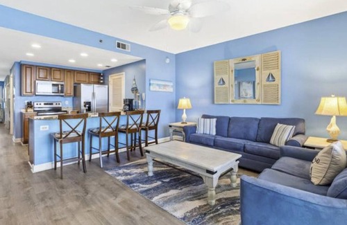 Miramar Beach Condominio | Cozy 1 Bedroom, Beach Front Condo!! Just listed! Beach Chairs Included!