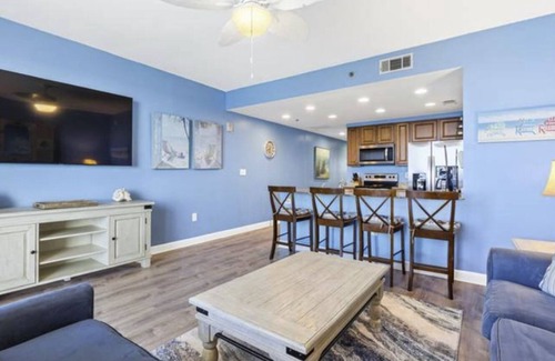 Miramar Beach Condominio | Cozy 1 Bedroom, Beach Front Condo!! Just listed! Beach Chairs Included!