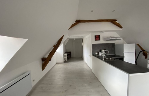 La Roche-Posay Apartamento | Apartamento céntrico cerca de los Termales con moderno equipamiento y estacionamiento